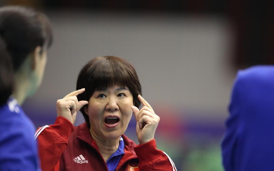 女排朱婷20分钟救主,女排李盈莹砍下32分