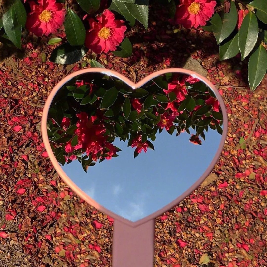 关于宣传奶茶发朋友圈文案,朋友送自己奶茶发朋友圈文案