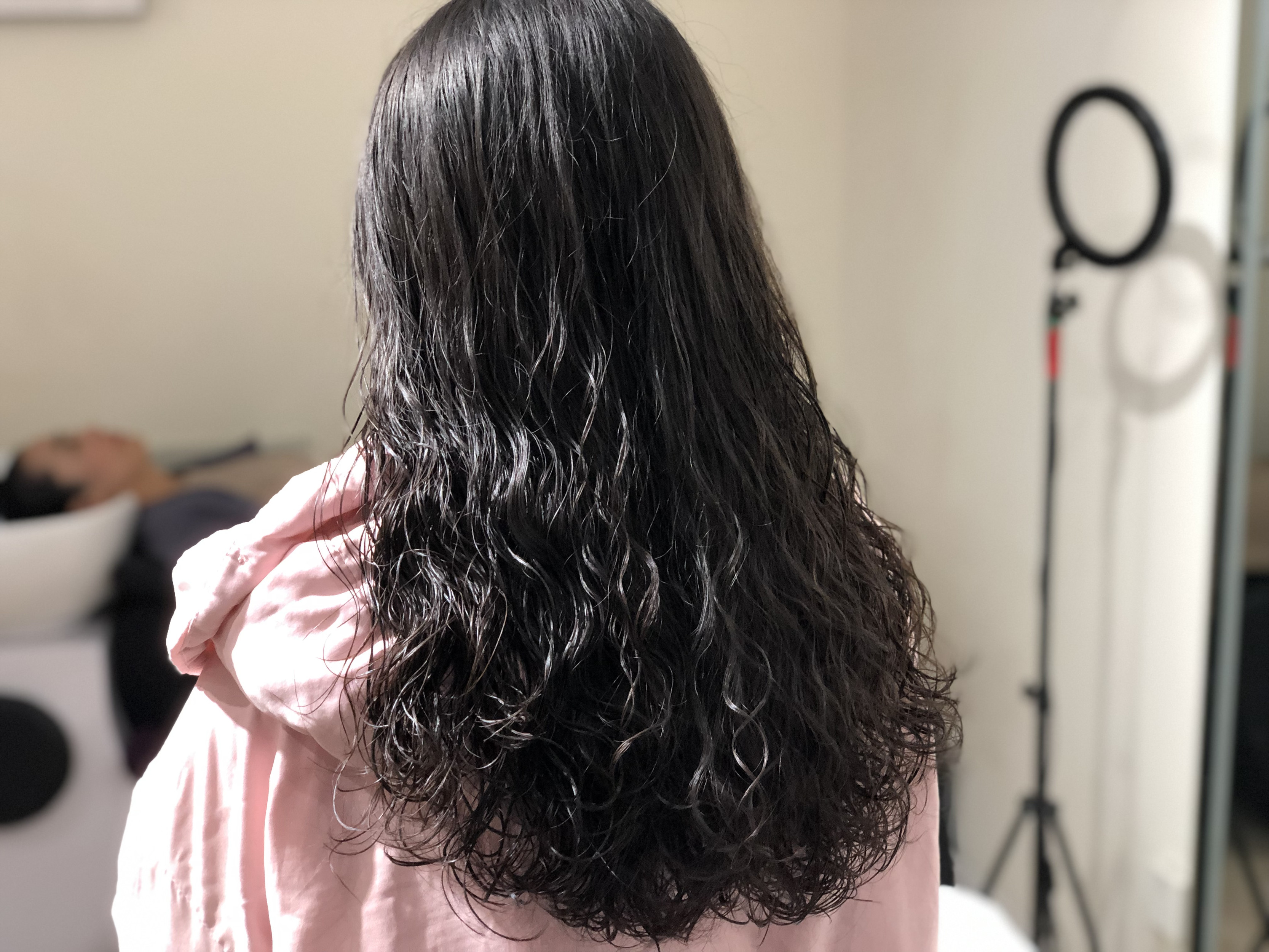 染完灰紫色发色用什么洗发水好,染完头发保持发色的洗发水