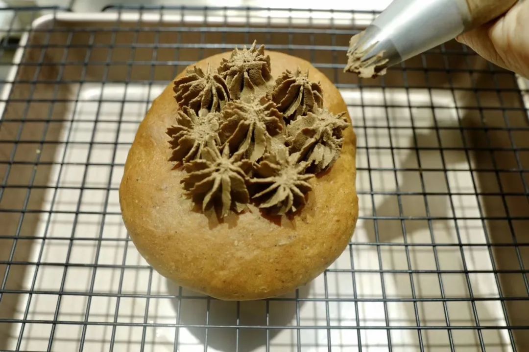 万人定闹钟早起云约早饭，为了去世界各地摆摊卖小吃做准备