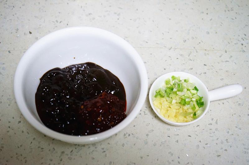 正宗的老炸酱窍门,正宗老北京炸酱可以不放葱吗