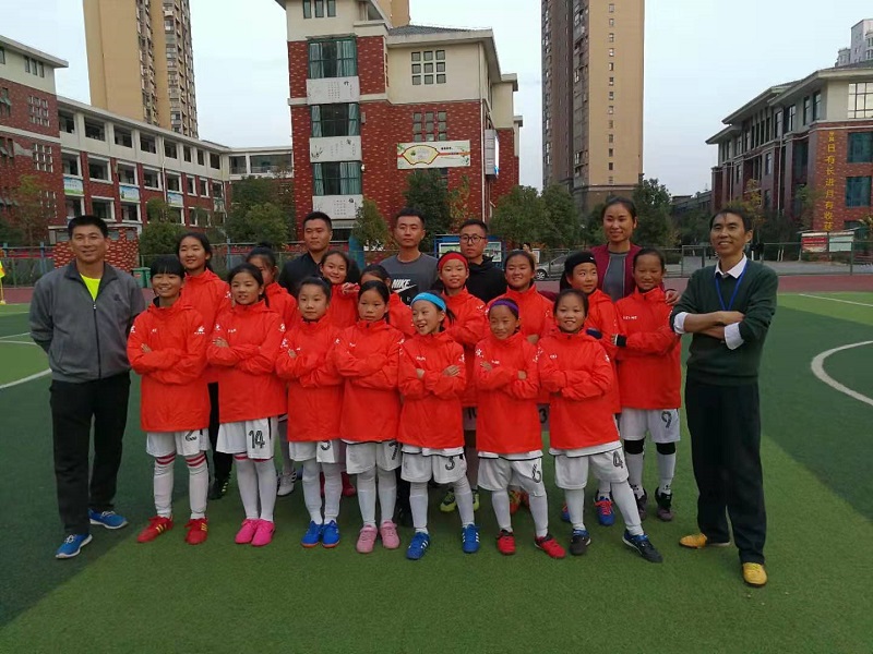安顺市足球联赛双阳小学女子夺冠,六安小学女子足球