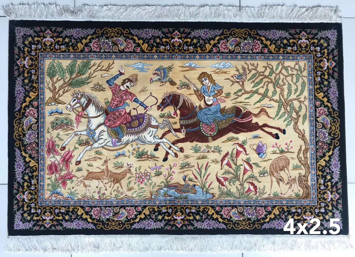 地面上的手工真丝波斯地毯，让西方的皇室贵族迷恋了近千年