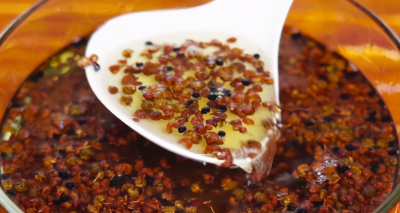 花椒油泡了10天为什么发苦了,自己做的花椒油发苦是怎么回事