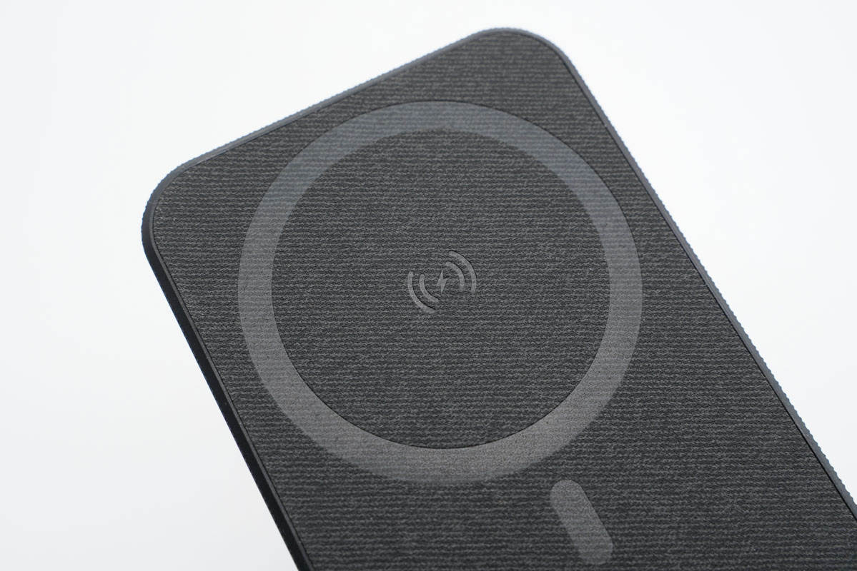 mophiepowerstationwirelessxl评测,苹果对比anker磁吸充电宝