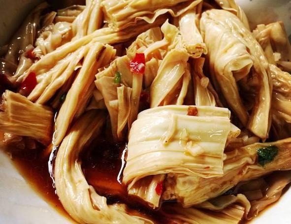 腐竹凉拌菜做法大全夏季,教你一道好吃又开胃的凉拌腐竹