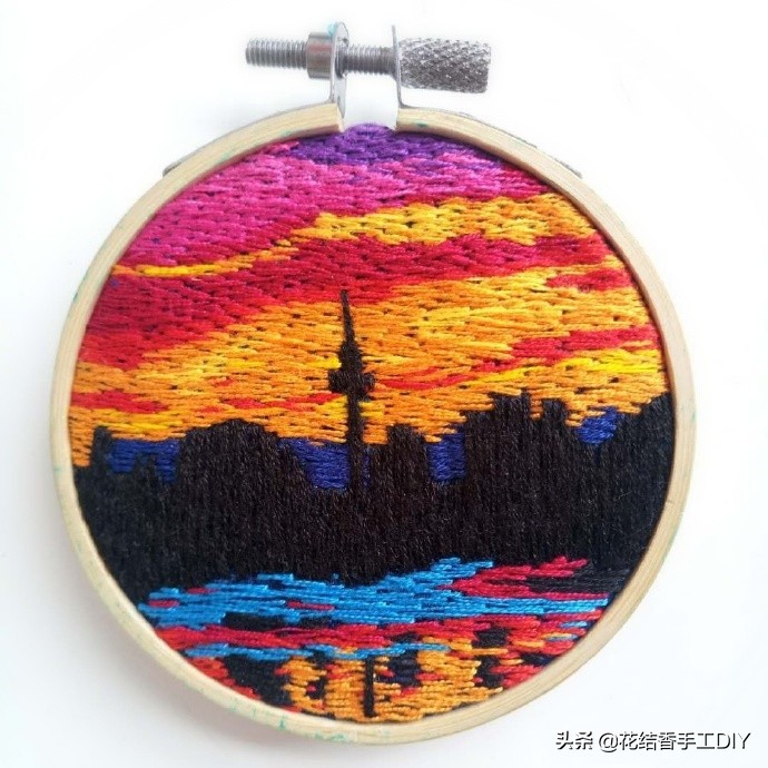 刺绣画自己绣教程,沙发背景的刺绣风景画