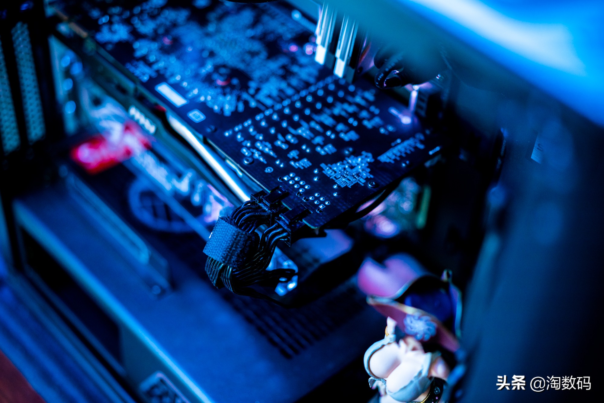 少年曾经的梦想:箱底翻出一张MSI微星R9280X红龙显示卡再战江湖