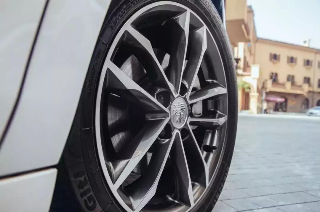 秦pro和朗逸哪个更值得买,秦pro和朗逸燃油版