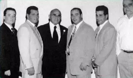 混了100年，美国*手党黑**该“还”了