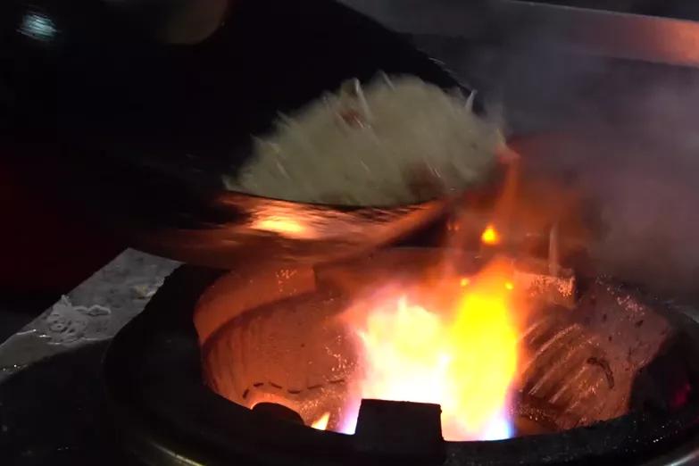 摆宵夜摊能挣到大钱吗,摆夜宵摊赚钱吗