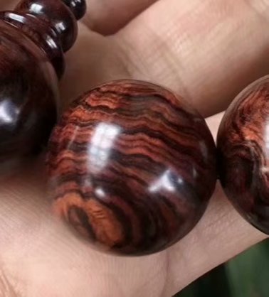 海南黄花梨和小叶紫檀金丝楠木,缅甸花梨和海南黄花梨的图片对比