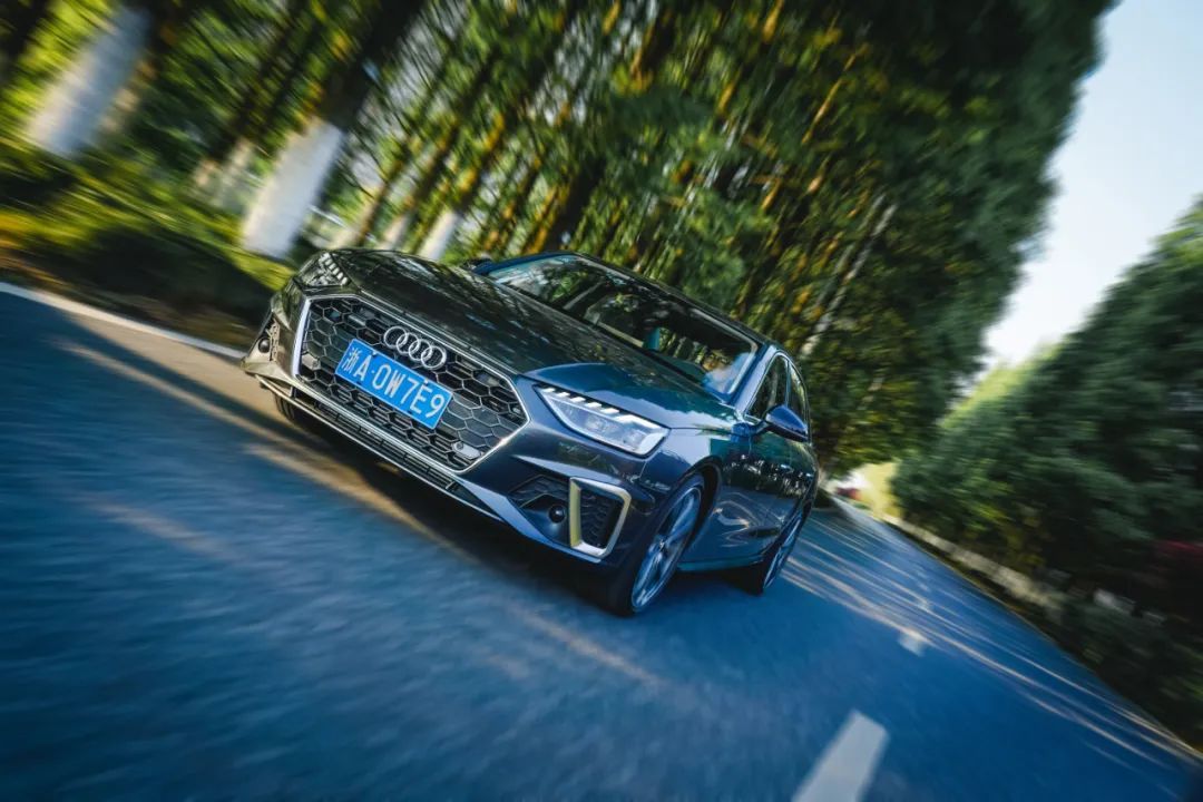 新奥迪a4l跟新宝马3系,运动性