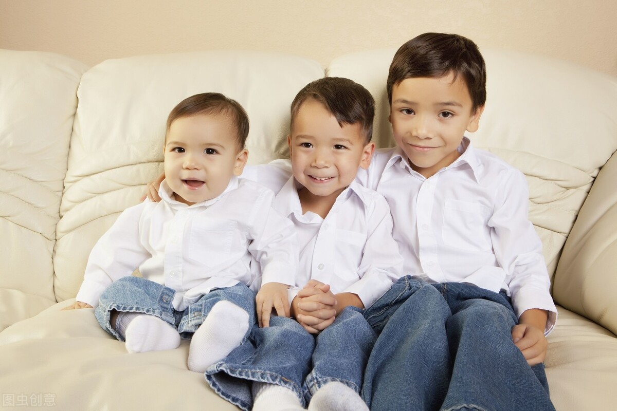 我翻了6千条评论，找了38个故事，为你呈现真实的中国姐弟关系