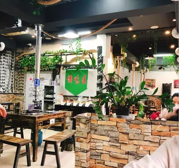 我在2018年的网红美食堆里，精挑出了这23家火爆的店给你！