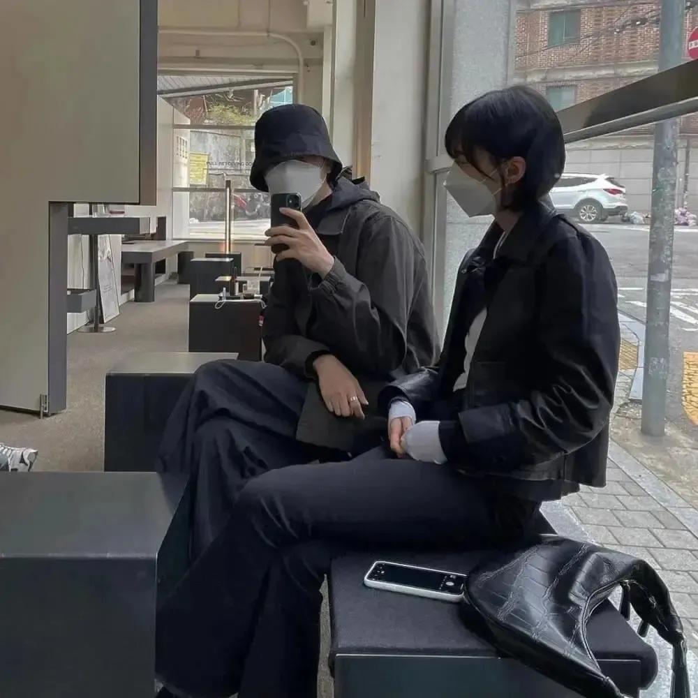 带红旗的情侣头像,超哇塞的微信头像