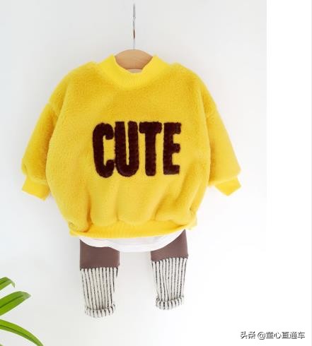 韩国童装短袖t恤搭配,早秋流行什么衣服童装