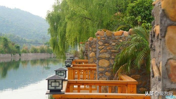 韶关野温泉旅游精品攻略,韶关新丰江源温泉旅游度假山庄