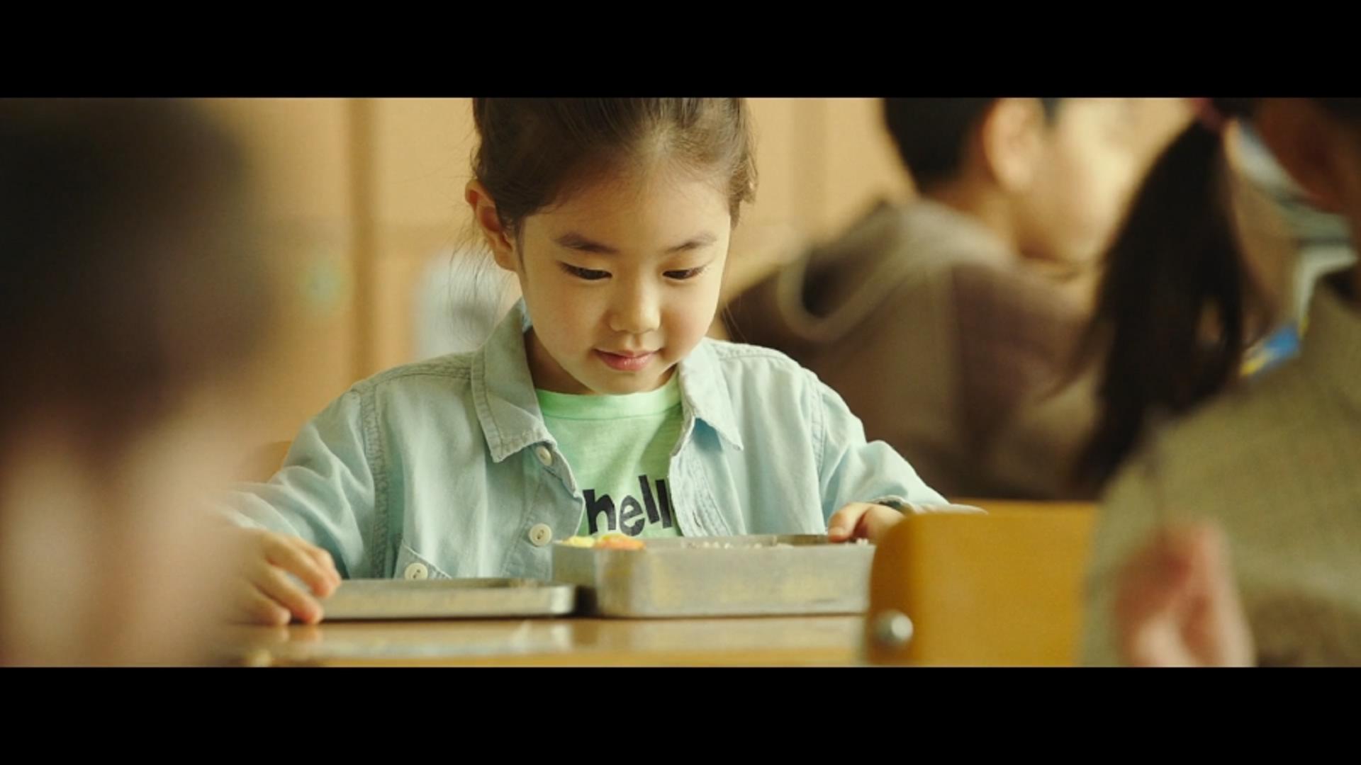 一上映就夺得韩国电影票房冠军，赶超《阿凡达》的纪录，不容错过