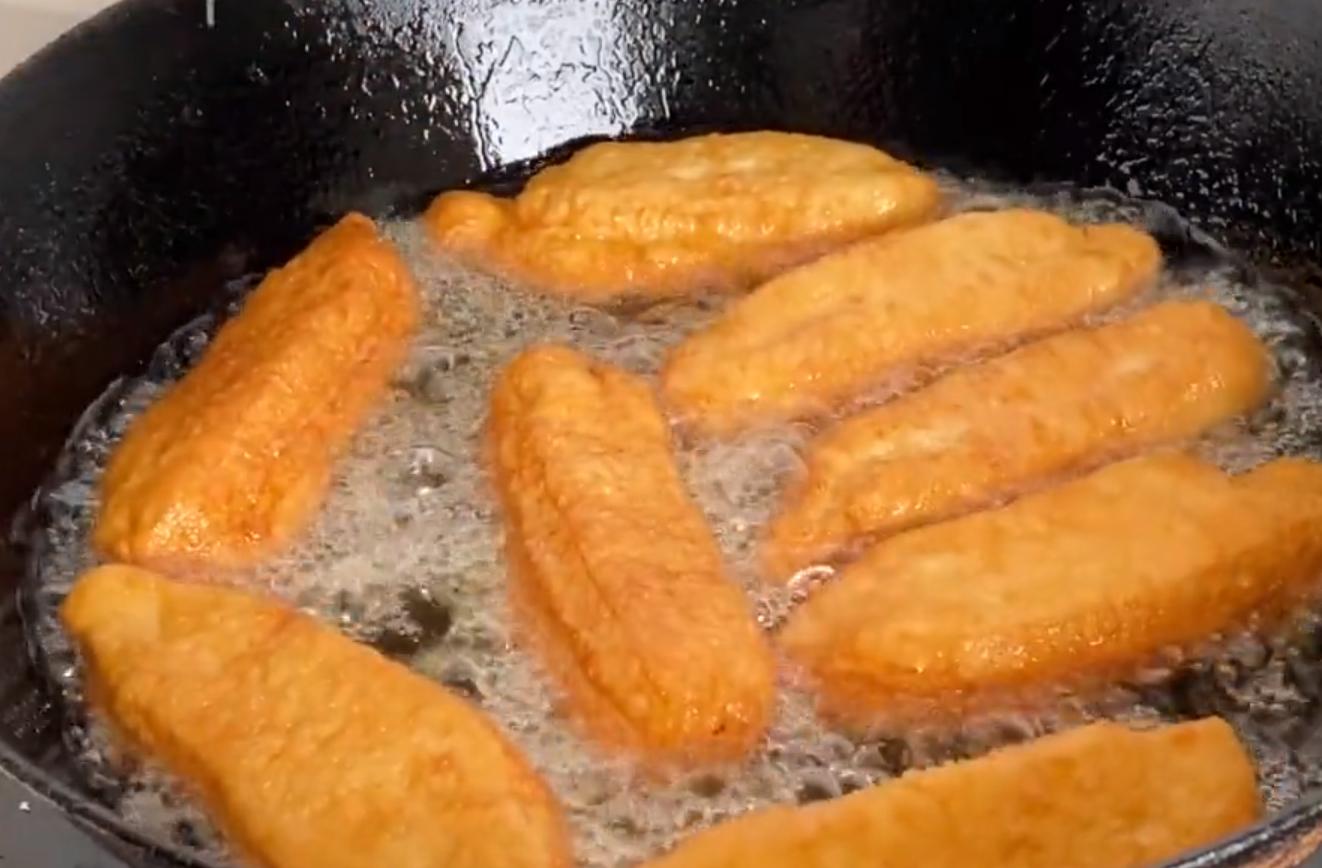 小油条香酥蓬松的做法不加鸡蛋,奶香鸡蛋小油条