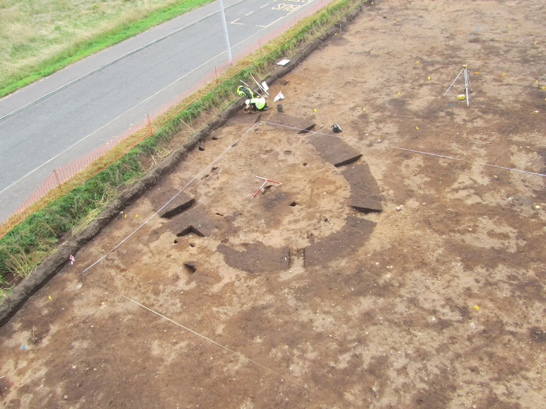 英国挖出2300年前青铜器,英国挖出青铜器