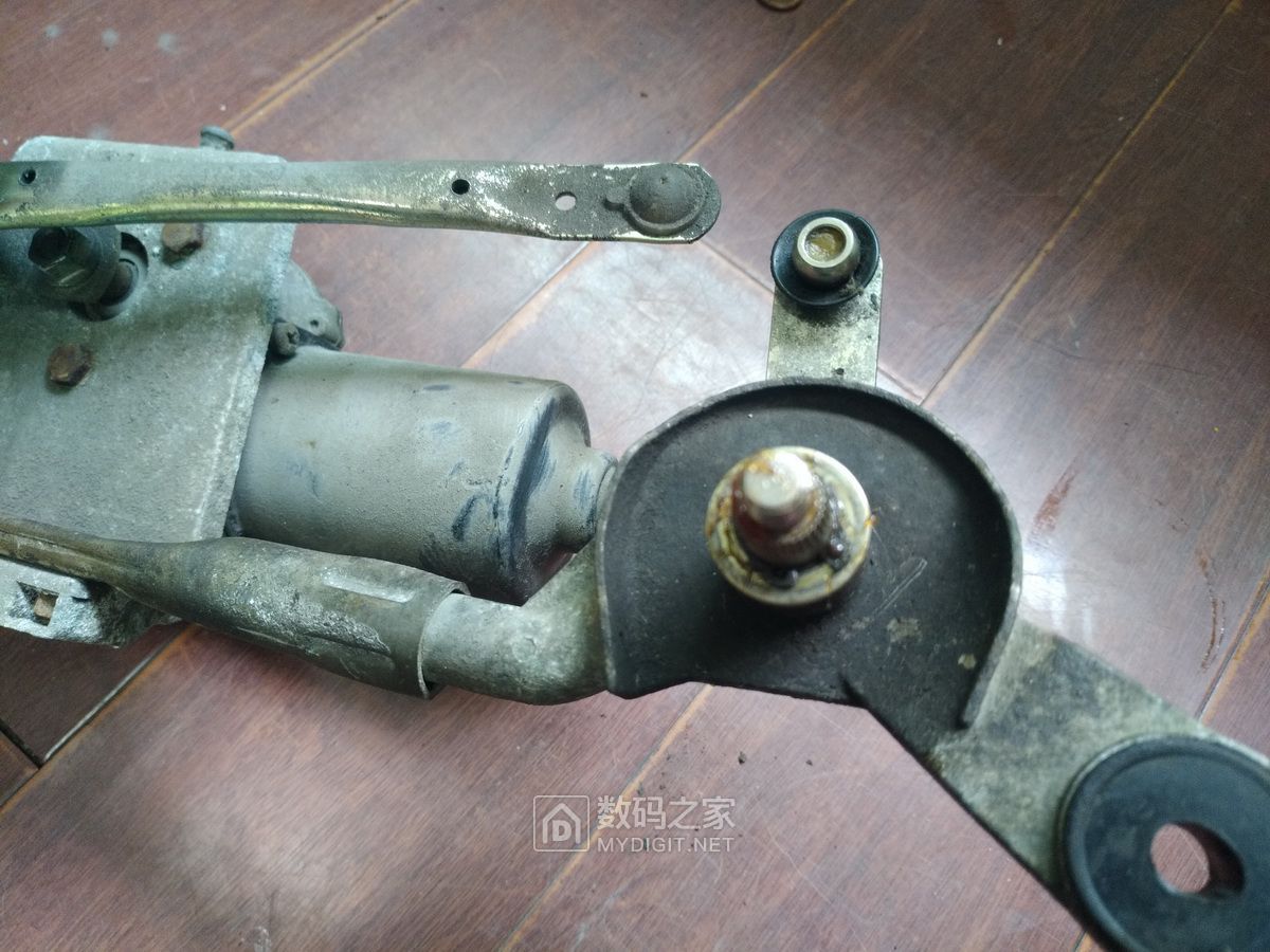 长城c30雨刷连杆怎么修,13年长城c30雨刮器怎么卸下来