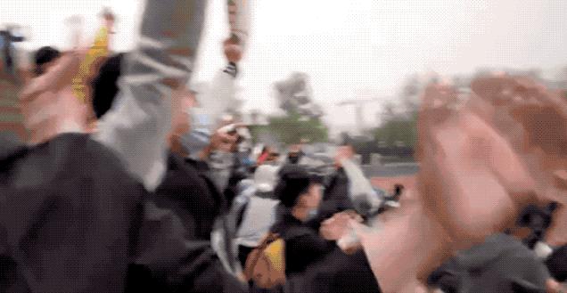 清华化工男足时隔11年再夺冠军！老博士泪洒现场激情解说大放送