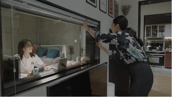 看完笑岔气，今年夏天国产最佳