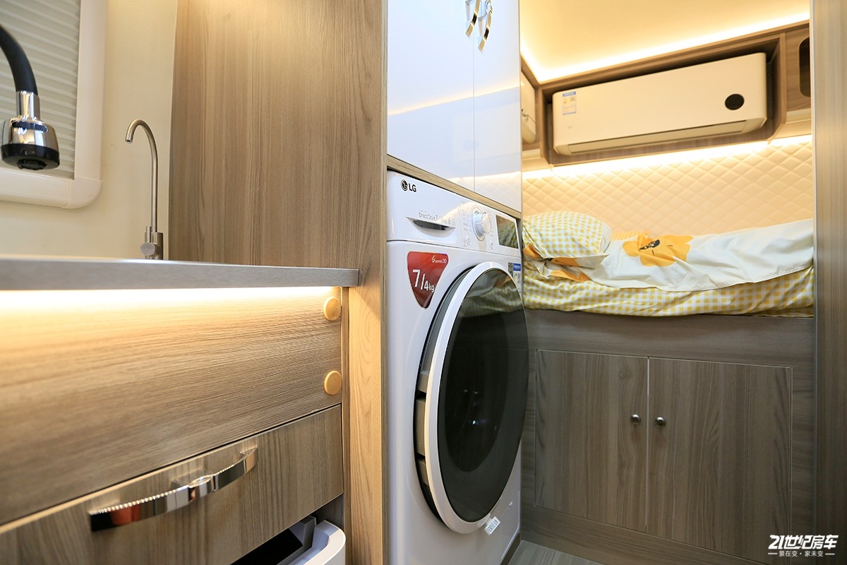 新飞轻卡h300房车价格是多少,新飞轻卡房车h300驾驶感受