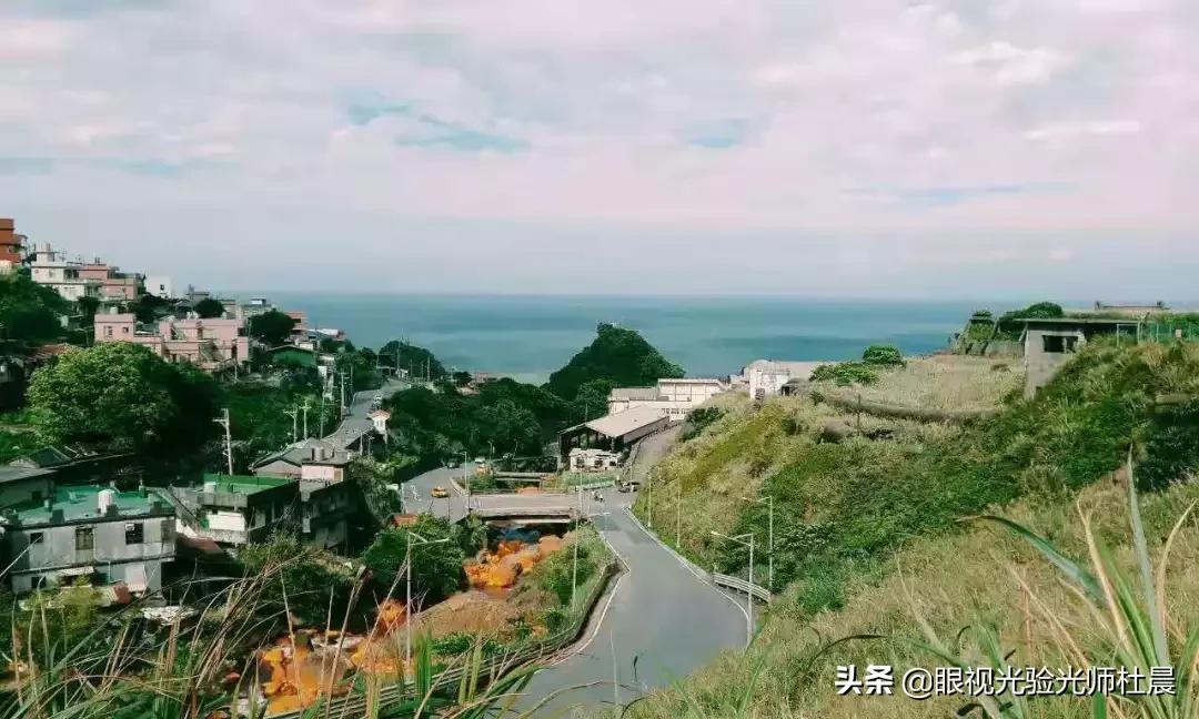 眼睛模糊看不清有重影是怎么回事,眼睛看东西暗重影一招恢复正常