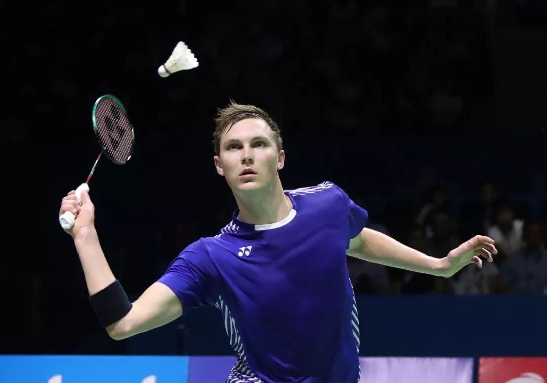 如何选择自己适合的羽毛球拍,如何选一把适合自己的羽毛球拍