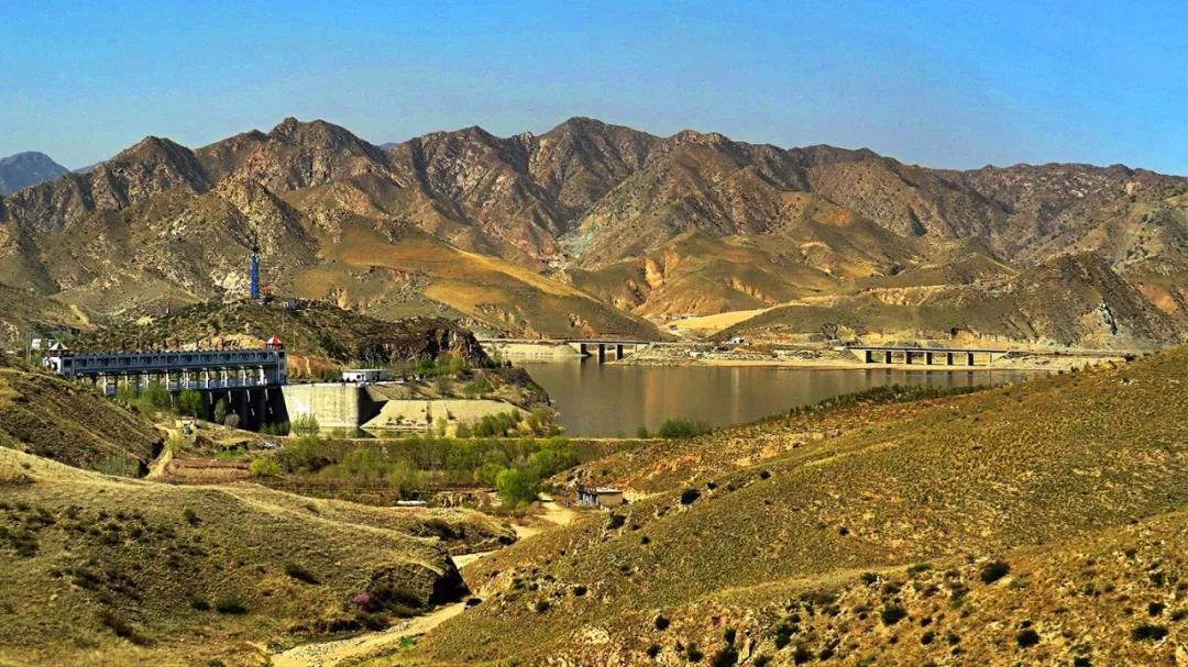 探秘阴山山脉,阴山山脉详细穿越路线