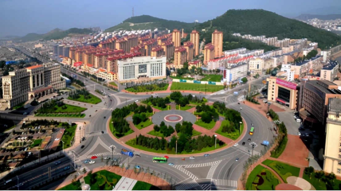 人口仅45万的*疆新**小城，为何过去30年人均GDP全国第一？