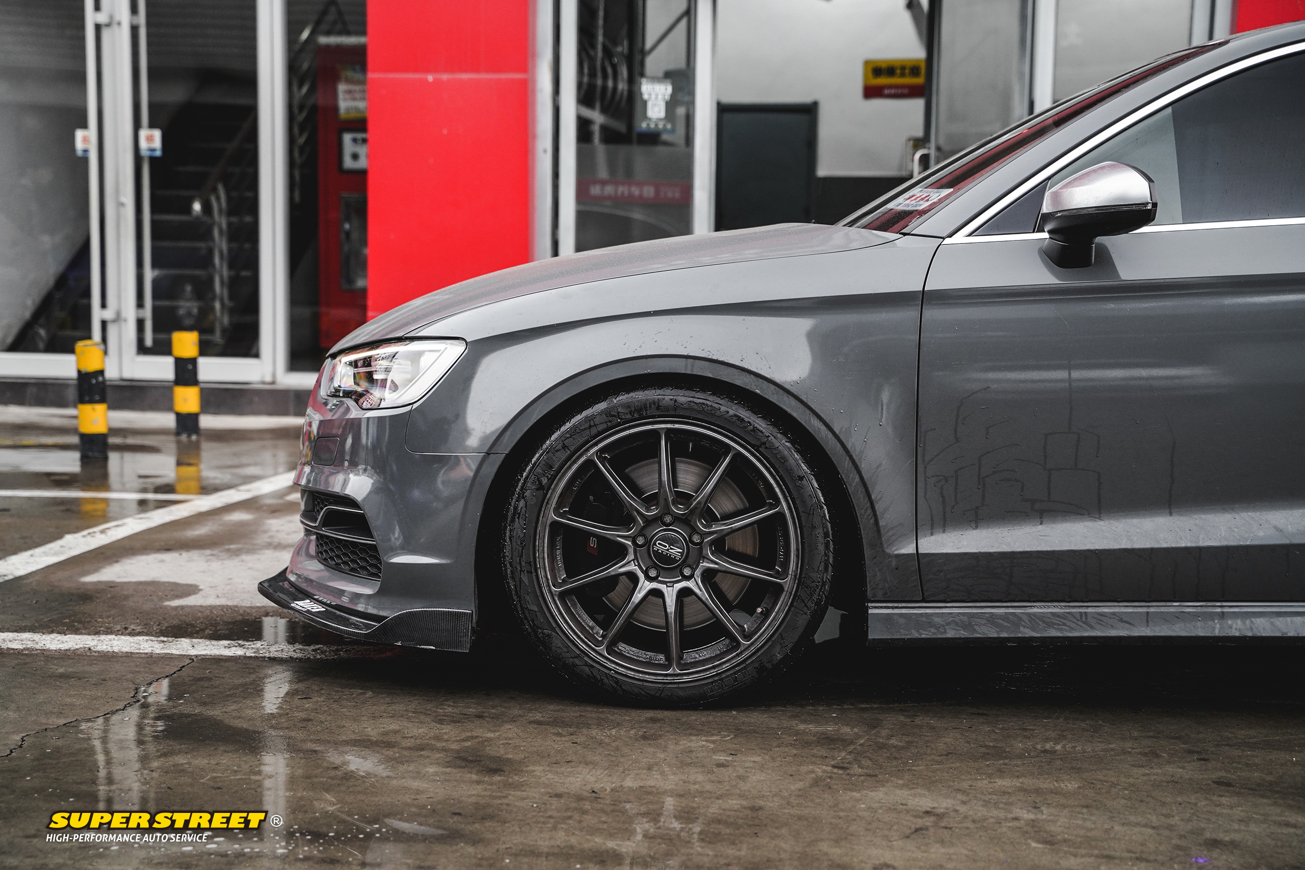 奥迪s3绞牙避震效果图,奥迪s3改装大涡轮