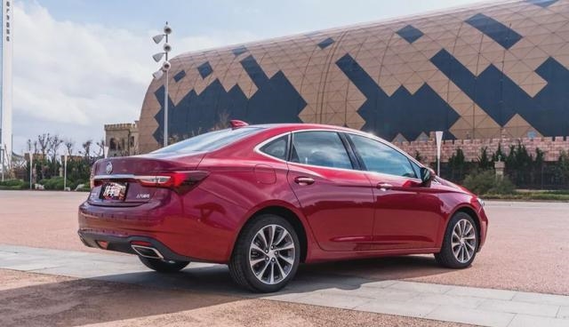 别克威朗三厢版测评视频,别克威朗试驾动力