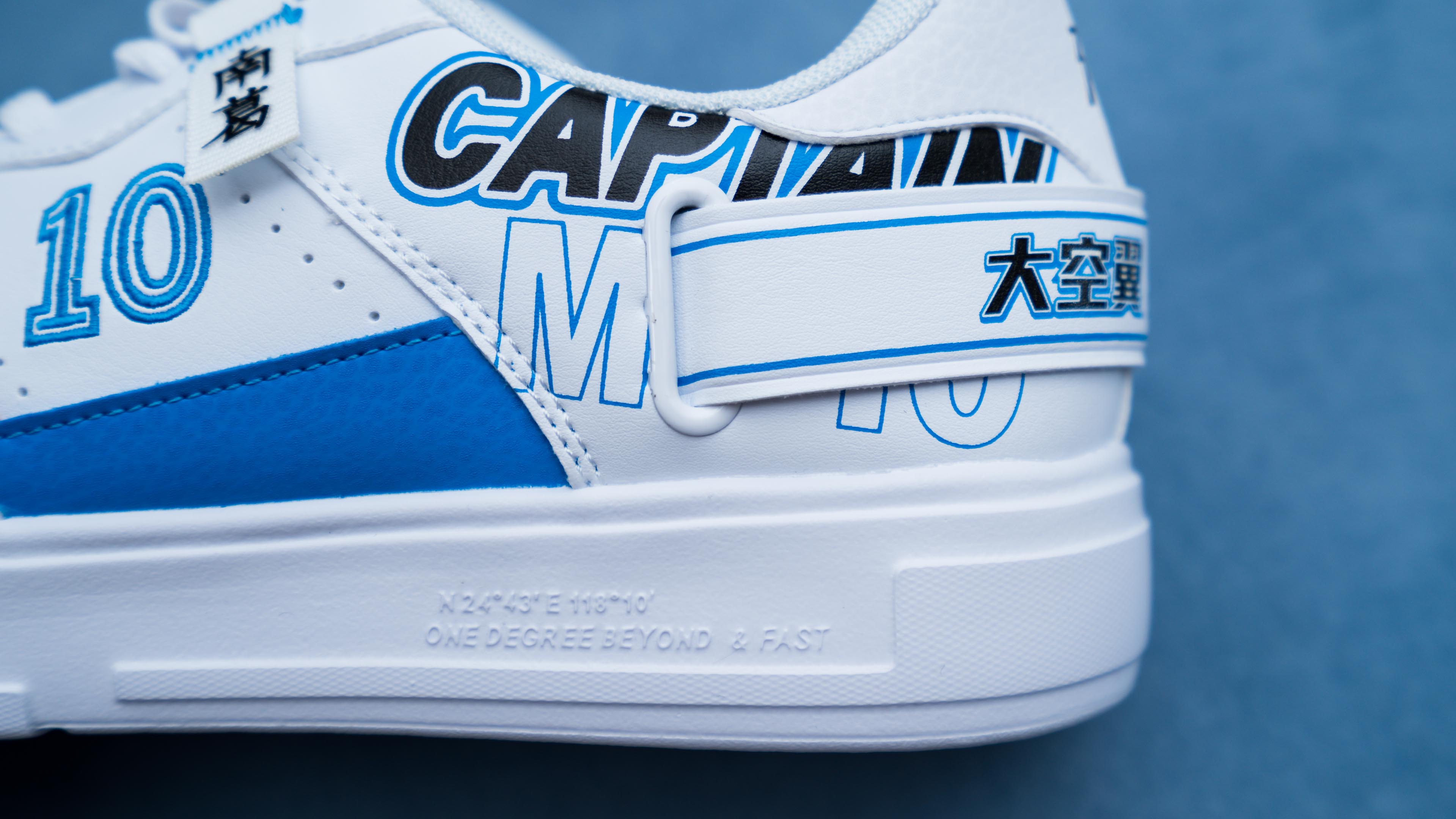 加上NFO科技，这一波联名有内味了：361°X足球小将小白鞋体验