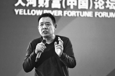 于东来欠债不敢出门的视频,商业鬼才于东来捐款5000万