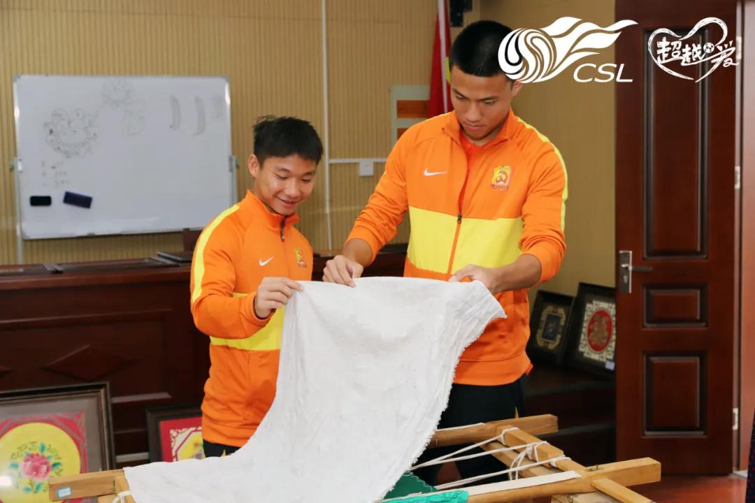 无声却不凡丨武汉足球俱乐部走进武汉市第一聋哑学校