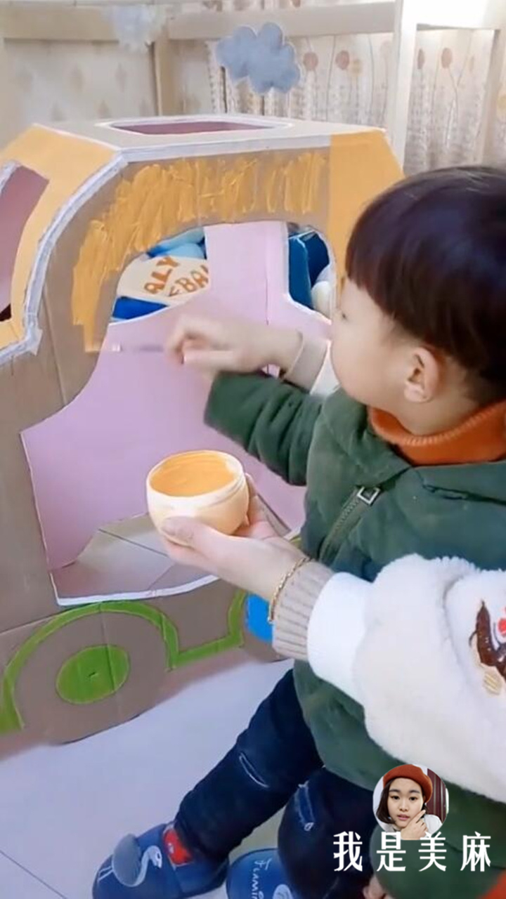 废纸箱自制小汽车简单又漂亮,用废纸箱给孩子做小汽车