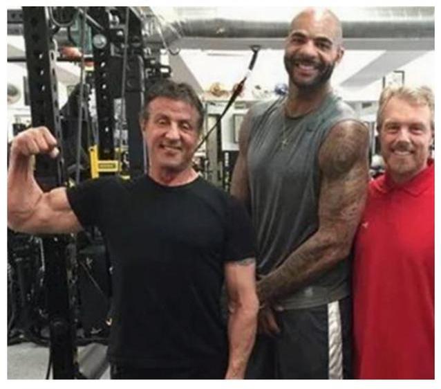 c罗与篮球明星的相遇时刻,当c罗打篮球时是什么样子