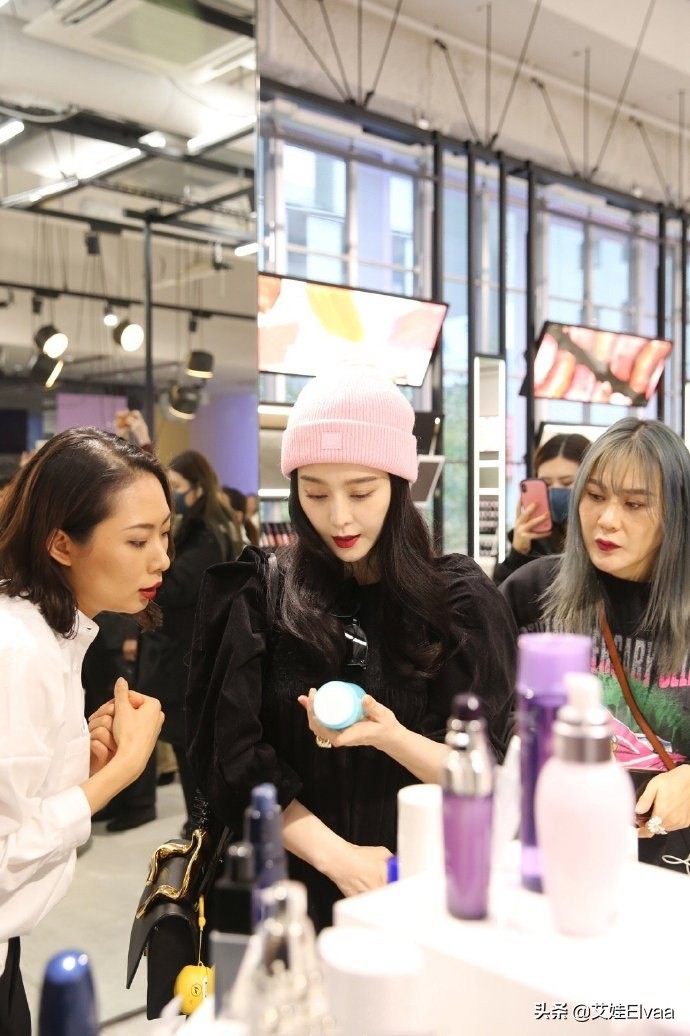 范冰冰圣诞装,范冰冰巴黎时装周高燃