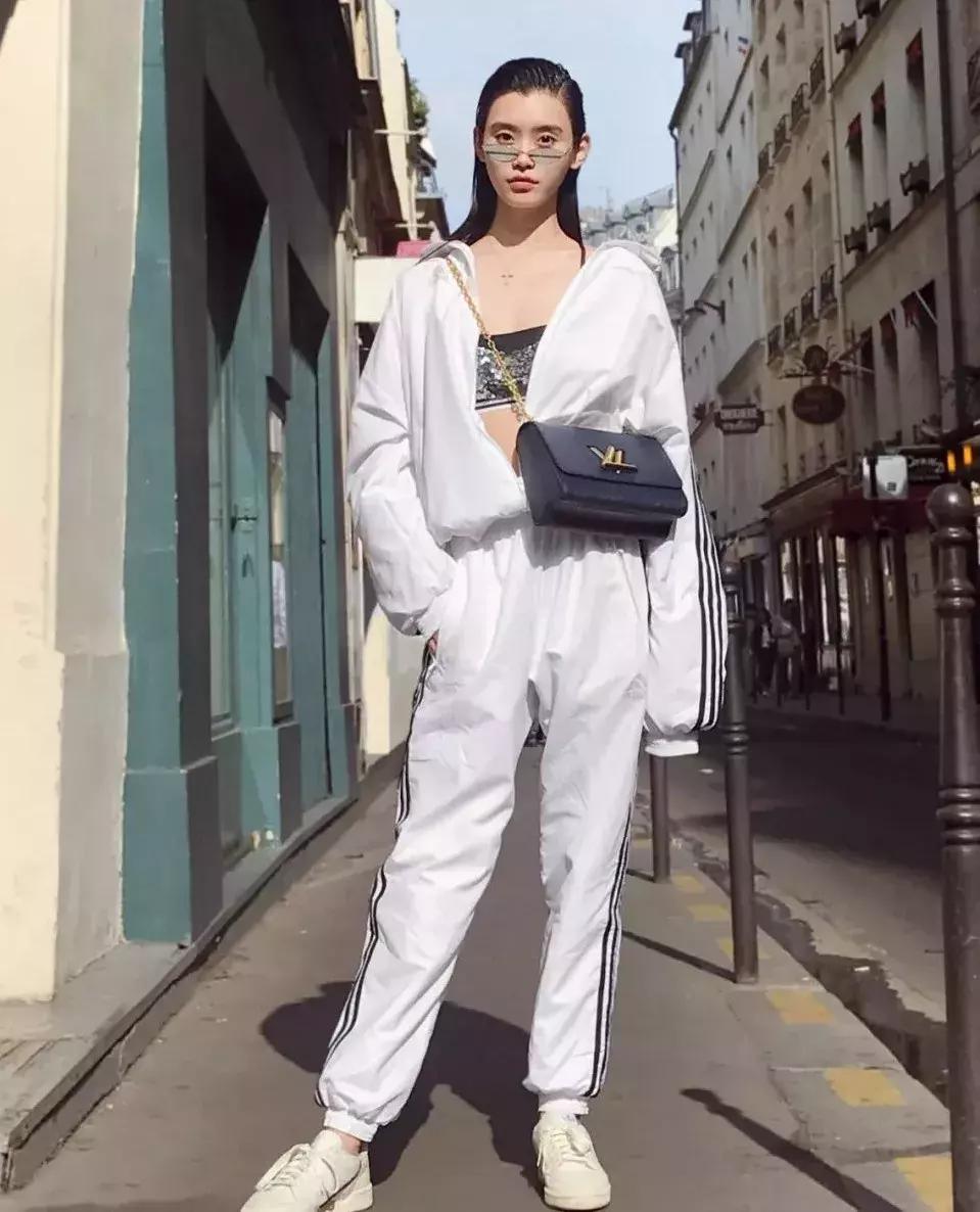 能让唐嫣和张曼玉撞款的，也只有这个包了！