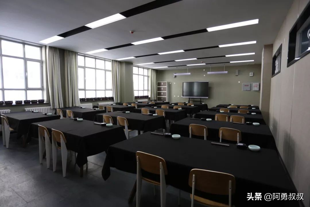 乌鲁木齐市第一职业高级中学,乌鲁木齐市第一中学官网