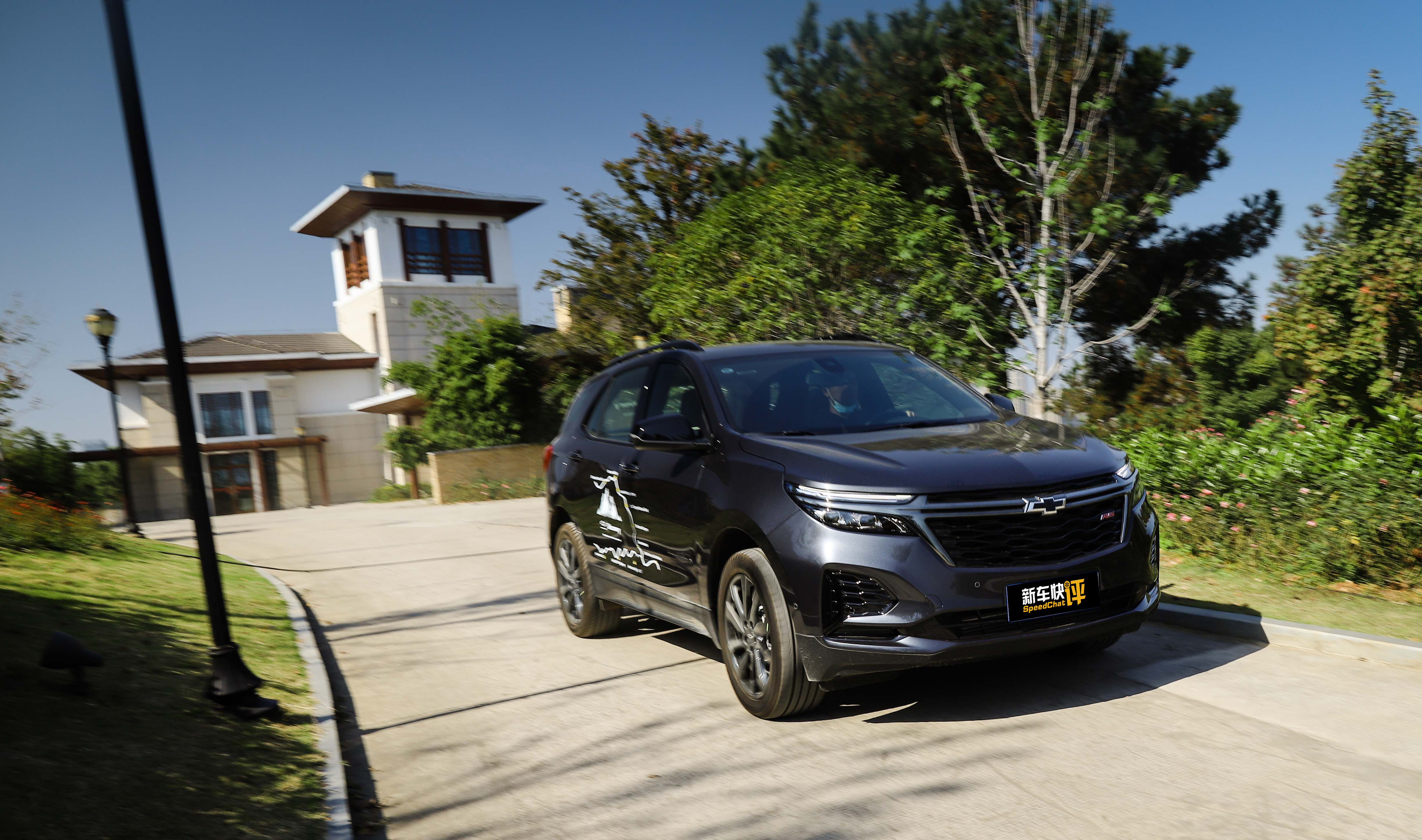 深度试驾雪佛兰探界者2.0t2023款,全面解析雪佛兰探界者配置差异