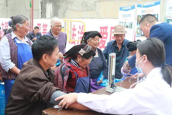 学党史办实事百名中医下基层,医院学党史办实事