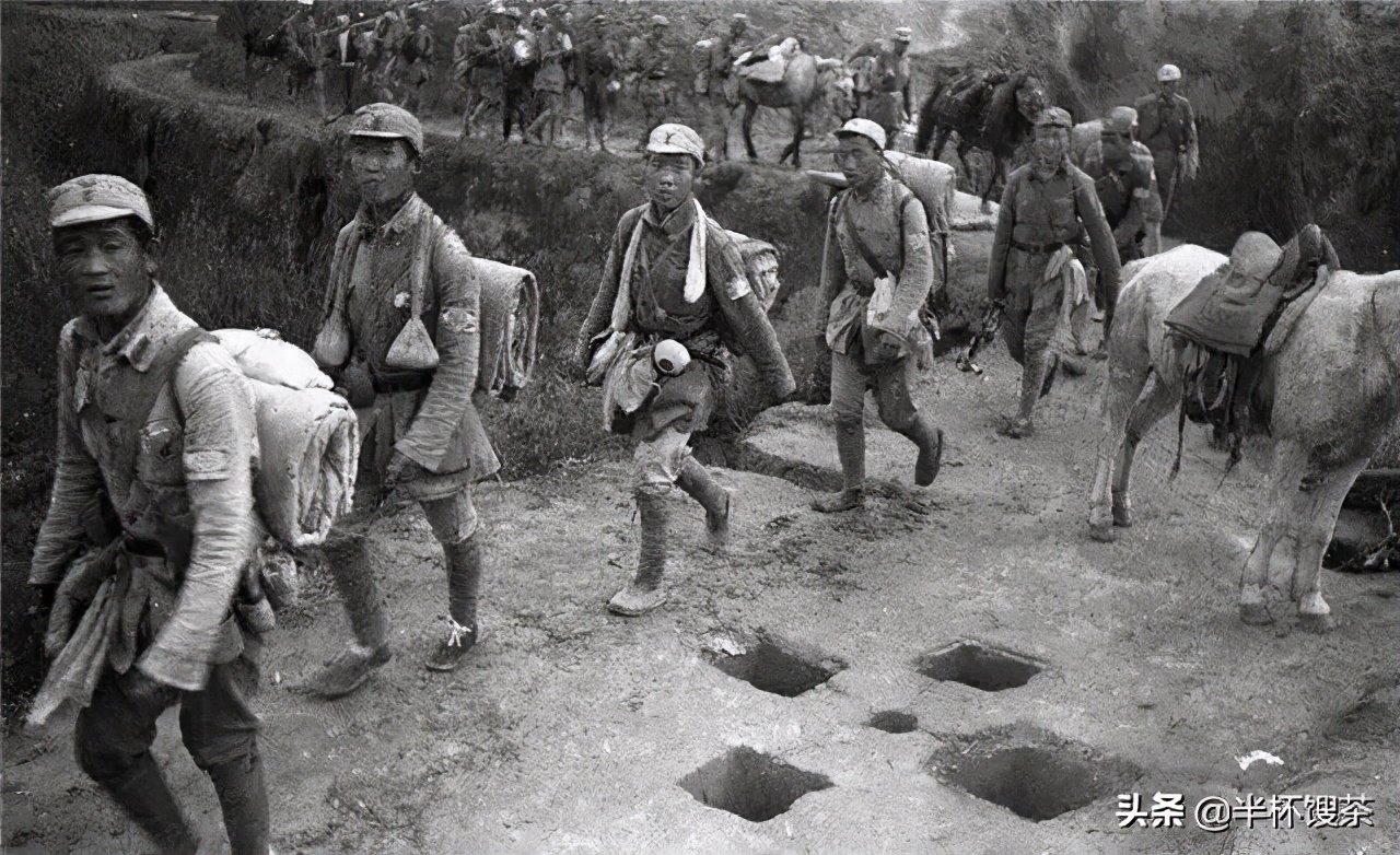 「说谍」战火青春，新四军少女电台力挽狂澜，真女兵绝不搔首弄姿