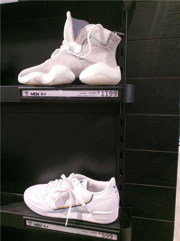 晋江耐克阿迪折扣店,耐克阿迪折扣店的进货渠道在哪儿