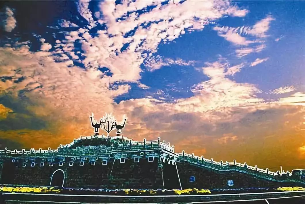 武汉有多红？岳飞来看军运会！