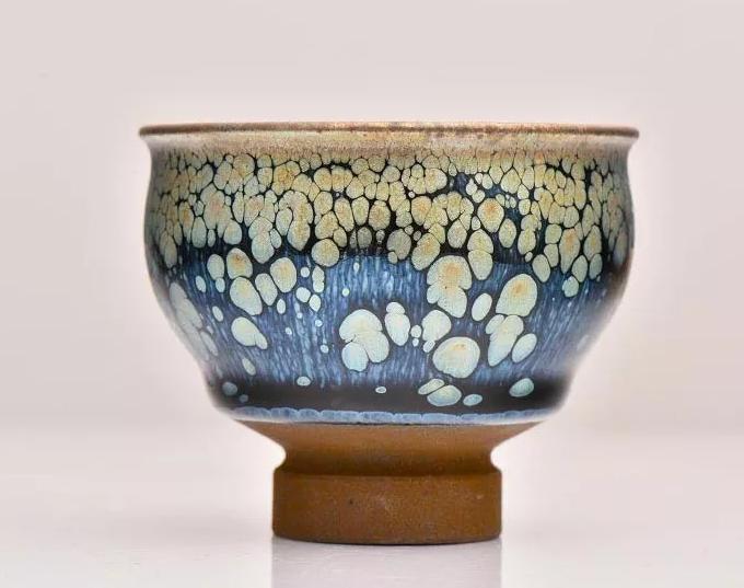 建盏的烧制工艺要克服多少难题，看完这三大点才知道是难上加难