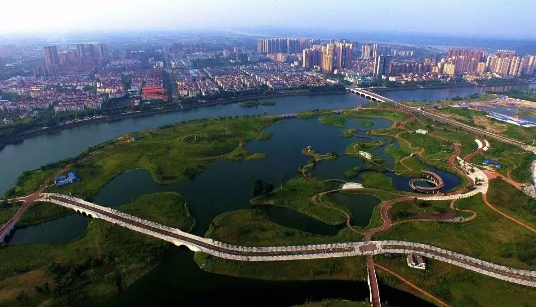 一泡而红！四川这座小城已火向全球，今天万人齐聚！